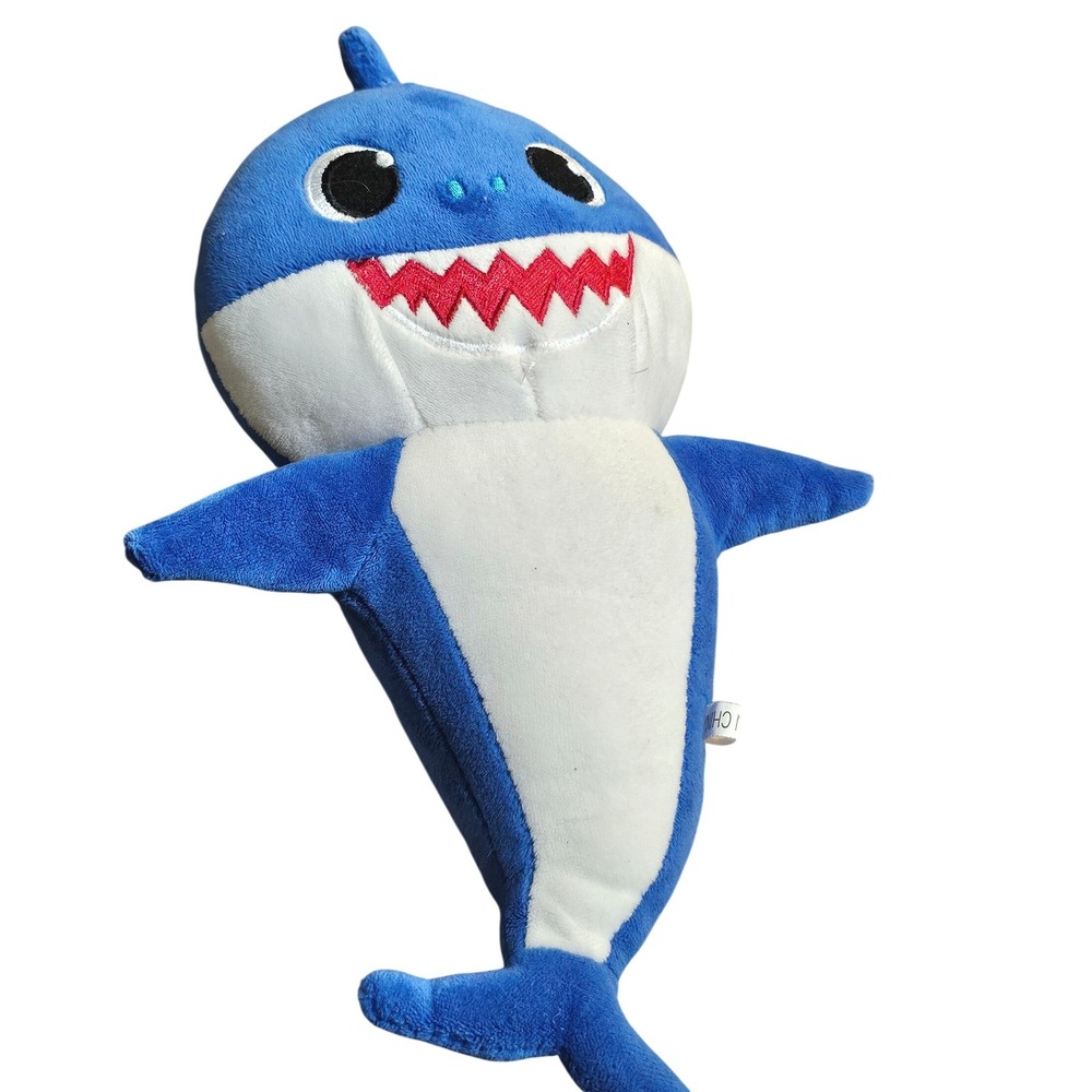 Pinkfong Baby Shark Blue Daddy Shark Light Up Plush Stuffed Animal 11 Inch Toy
